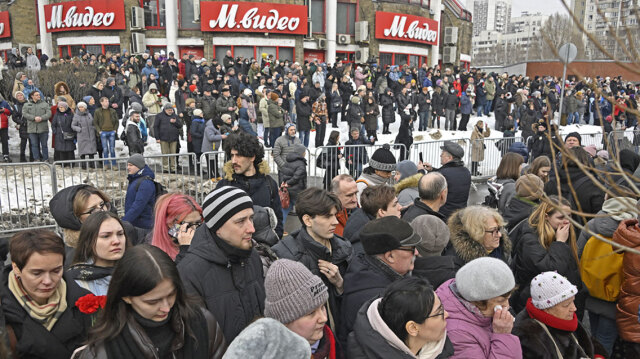 Ναβάλνι: Εκατοντάδες κόσμος στην κηδεία του στη Μόσχα - Κηδεύτηκε υπό τους ήχους του «My Way»