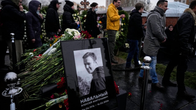 Σε αντικυβερνητική διαδήλωση μετατράπηκε η κηδεία Ναβάλνι - Δεκάδες συλλήψεις σε όλη τη Ρωσία