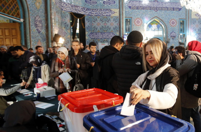 Ίραν: Άρχισε η καταμέτρηση των ψήφων μετά τις εκλογές – Σε πολύ χαμηλά επίπεδα η συμμετοχή