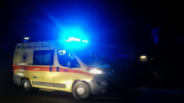 Σοβαρό τροχαίο στη Λέσβο: ΙΧ συγκρούστηκε με άλλο όχημα και παρέσυρε δύο πεζούς - Χωρίς τις αισθήσεις του ο ένας