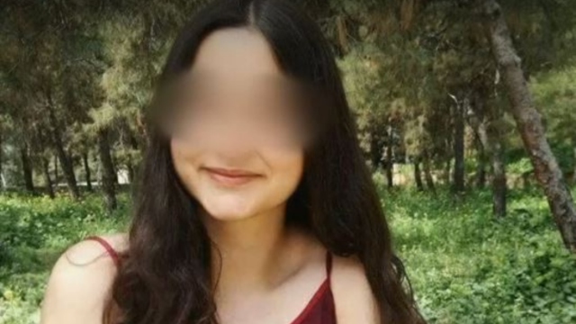 Επίθεση με μαχαίρι στην Ερμού: Βγήκε από τη ΜΕΘ η 22χρονη Νικολέτα - Το παιδάκι μου σώθηκε, λέει ο πατέρας της