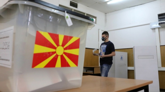 Βόρεια Μακεδονία: Σε προεκλογικούς ρυθμούς η χώρα - Οι 7 υποψήφιοι και το φαβορί