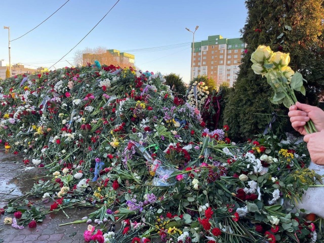 Ναβάλνι: Εκατοντάδες συλλήψεις υποστηρικτών σε διάφορες περιοχές της Ρωσίας μετά την κηδεία του