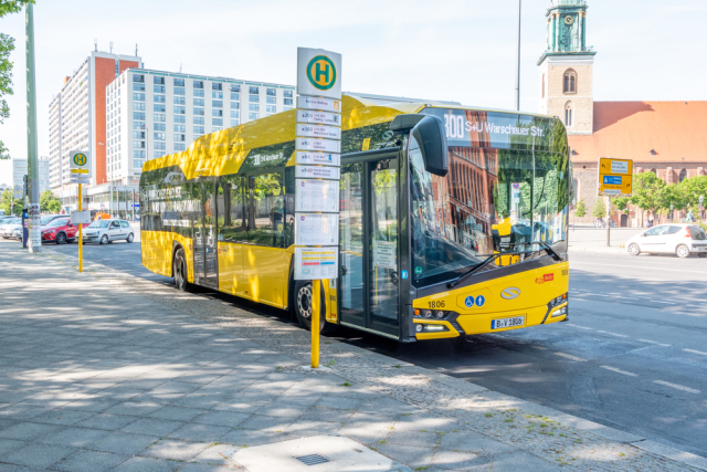 Γερμανία: Μεγάλη ζήτηση για οδηγούς λεωφορείων - Τι προσφέρεται στους Έλληνες ενδιαφερόμενους