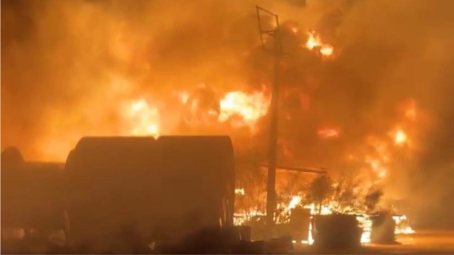 Μεγάλη πυρκαγιά σε αποθήκες νότια της πρωτεύουσας της Λιβύης - Δείτε βίντεο