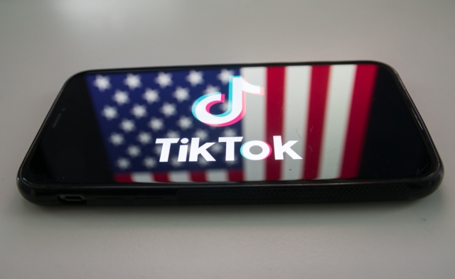 TikTok: Οι ΗΠΑ έκαναν ένα ακόμη βήμα προς την απαγόρευσή του