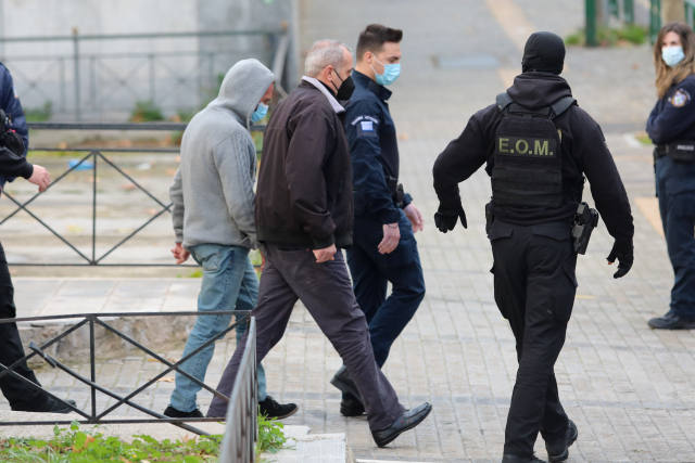 Κολωνός: «Μας στοχοποιούν», λένε οι συνήγοροι των κατηγορουμένων - Συγκεντρώσεις έξω από το Εφετείο