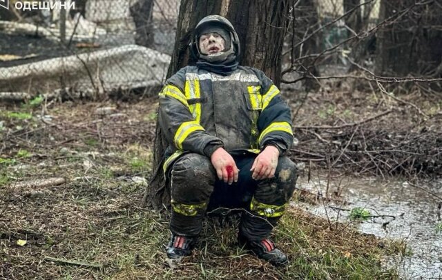 Πόλεμος στην Ουκρανία: Τουλάχιστον 14 νεκροί από ρωσικό πυραυλικό χτύπημα στην Οδησσό, μεταξύ τους και διασώστες