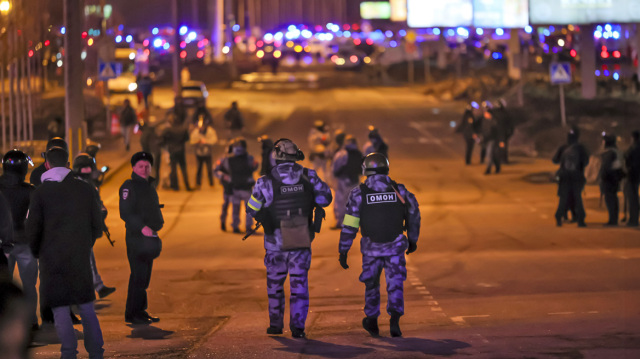Μακελειό στη Μόσχα: Οι τρομοκράτες έπεσαν με το αυτοκίνητο πάνω σε μια τετραμελή οικογένεια έξω από το Crocus