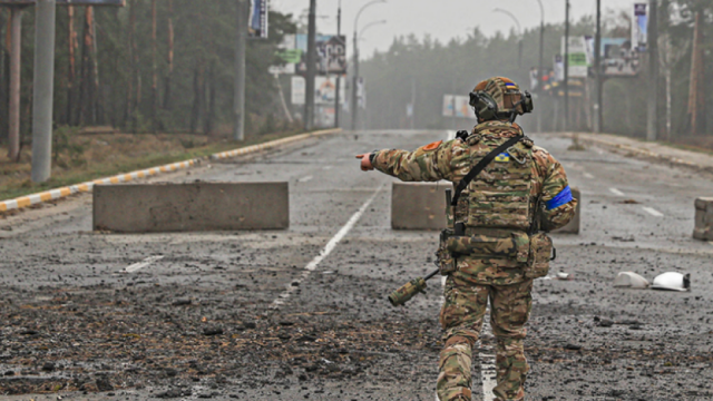 Πόλεμος στην Ουκρανία: Η Γαλλία στέλνει «εκατοντάδες τεθωρακισμένα» και πυραύλους αντίστοιχους των Patriot στο Κίεβο