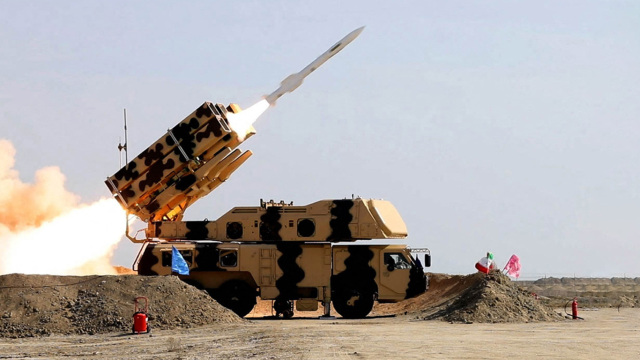 Μέση Ανατολή: Με κομμένη την ανάσα για τον κίνδυνο επίθεσης του Ιράν στο Ισραήλ - CNN: Η Τεχεράνη μετακινεί πυραύλους