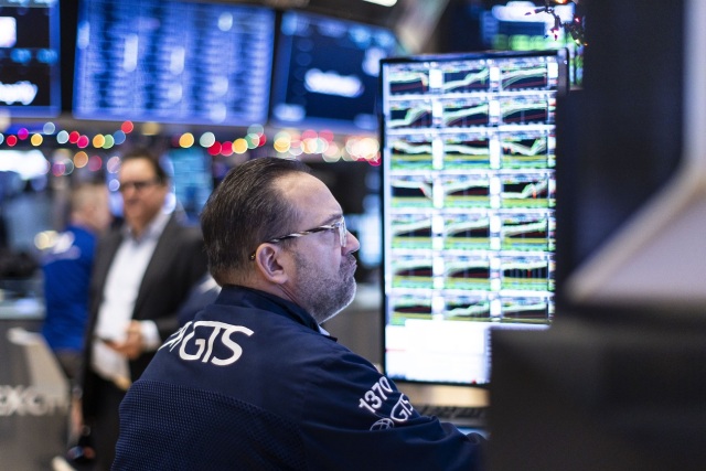 Συντηρείται το βαρύ κλίμα στη Wall Street - Νέες απώλειες στους δείκτες