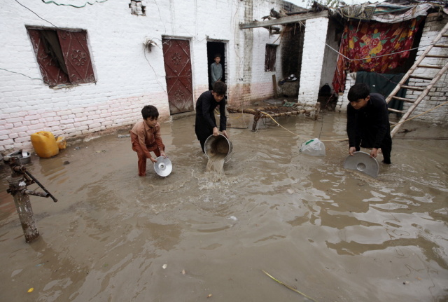 Πακιστάν: Τουλάχιστον 65 νεκροί σε τέσσερις ημέρες εξαιτίας των πλημμυρών