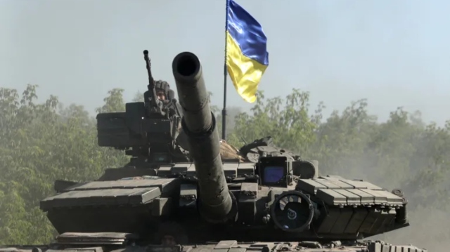 Ουκρανία: Η Ρωσία έχει ως 25.000 στρατιώτες που προσπαθούν να εισβάλουν στο Τσάσιβ Γιαρ