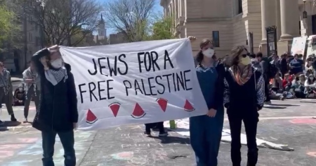 ΗΠΑ: Δεκάδες συλλήψεις σε φιλοπαλαιστινιακές διαδηλώσεις στα πανεπιστήμια Γέιλ και Νέας Υόρκης