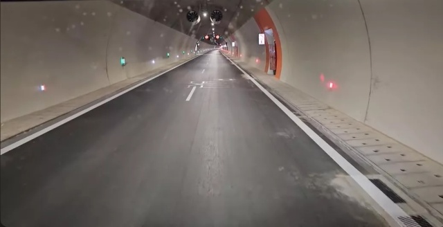 Το εντυπωσιακό τεράστιο νέο τούνελ του Ε65 (video)
