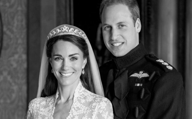 Πρίγκιπας Γουίλιαμ - Κέιτ Μίντλετον: Με άγνωστη φωτογραφία από τον γάμο τους γιόρτασαν τα 13 χρόνια έγγαμου βίου