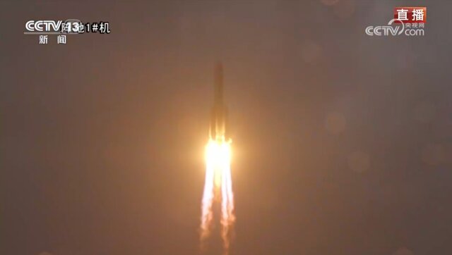 H Κίνα εκτόξευσε το διαστημόπλοιο Chang'e-6: Θα προσγ&epsi