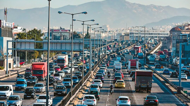 Στο κόκκινο το κυκλοφοριακό της Αθήνας - Οι φωτεινοί σηματοδότες αποκτούν Τεχνητή Νοημοσύνη