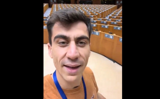 Φειδίας Παναγιώτου: Τα πρώτα βίντεο ως ευρωβουλευτής - Ελάτε να σας δείξω κάτι cool