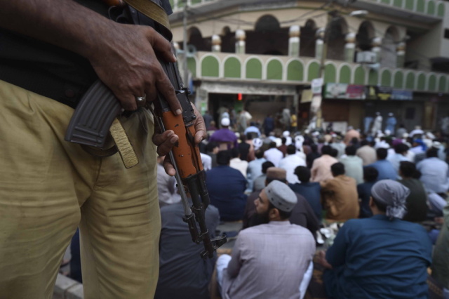 Πακιστάν: Κατηγορούμενος για «βεβήλωση του Κορανίου» λιντσαρίστηκε μέχρι θανάτου από όχλο