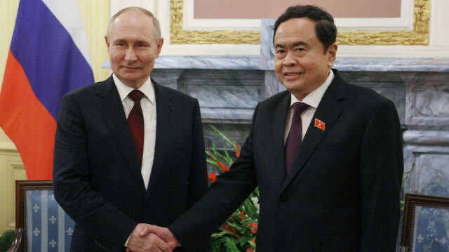 Πούτιν: Επιδικώκει ισχυρότερους δεσμούς με το Βιετνάμ