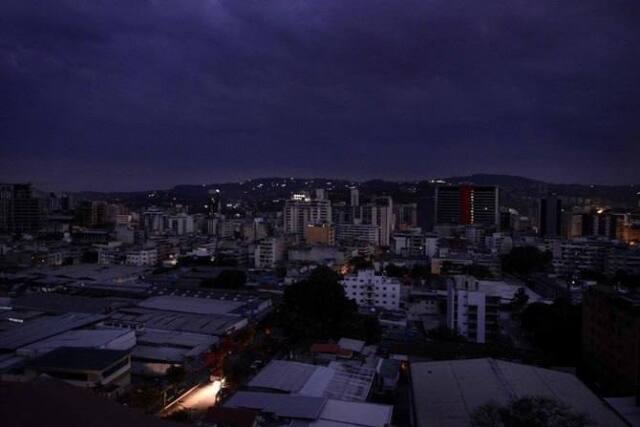 Ισημερινός: Χάος σε όλη τη χώρα έφερε μπλακ άουτ