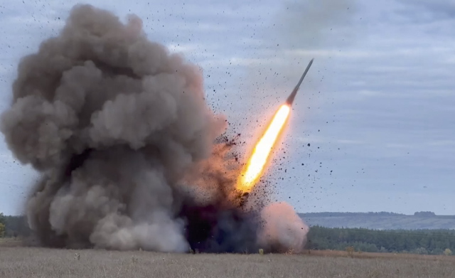 Πόλεμος στην Ουκρανία: Η Ρωσία έριξε περισσότερες από 2.400 κατευθυνόμενες βόμβες τον Ιούνιο, δηλώνει ο Ζελένσκι