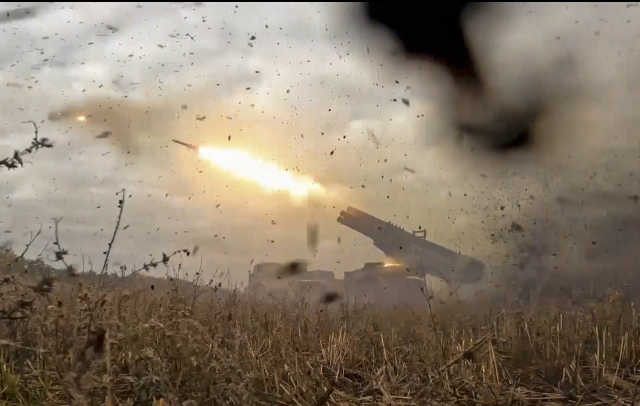 Πόλεμος στην Ουκρανία: Δύο νεκροί και 18 τραυματίες από ρωσική επίθεση στο Χάρκοβο (βίντεο)