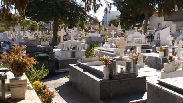 Τραγωδία στη Λαμία: Κατέρρευσε και πέθανε την ώρα που έσκαβε τάφο για συμπολίτη του