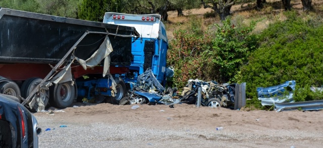 Τροχαίο στη Μεσσηνία: Φρουρούμενος νοσηλεύεται ο οδηγός της νταλίκας – 4 νεκροί, ανάμεσά τους δύο παιδιά