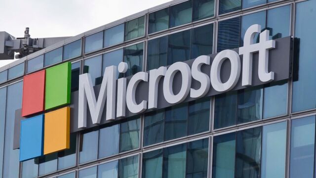 Microsoft: Ανακοίνωσε ότι διερευνά προβλήματα σε εφαρμογές του Office