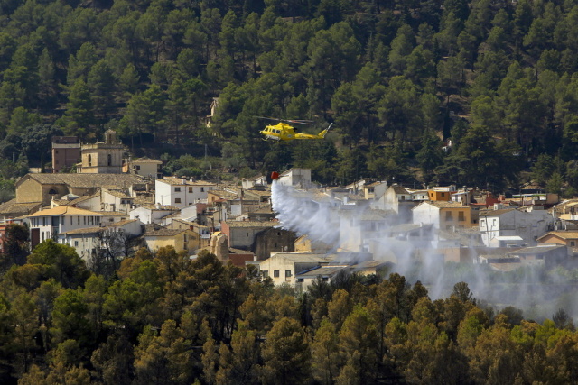 Ισπανία: Μαίνονται τα πύρινα μέτωπα στα ανατολικά της χώρας – Εκατοντάδες άνθρωποι απομακρύνθηκαν από τα σπίτια τους