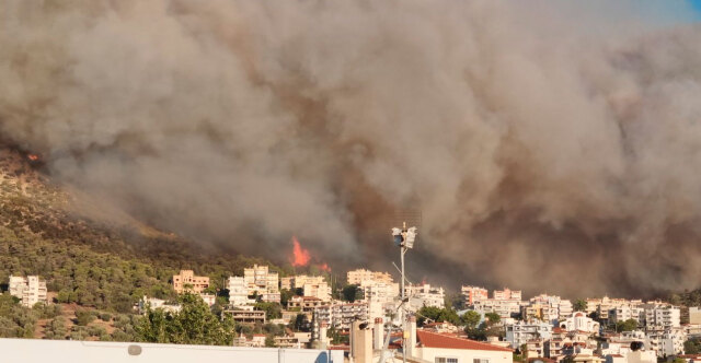 Live Update: Εκτός ελέγχου η πυρκαγιά στην Αττική – Μεγάλα μέτωπα σε Νταού Πεντέλης, Διώνη, Γραμματικό