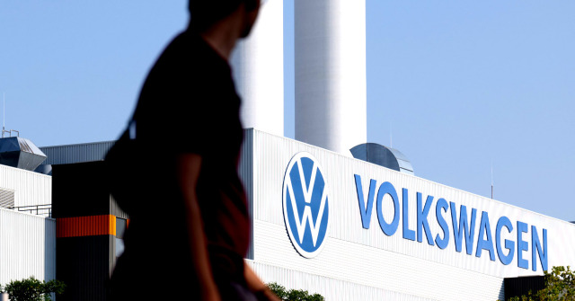 Volkswagen: Καταργεί συμφωνία 30 ετών με τους εργαζόμενους, ετοιμάζεται για χιλιάδες απολύσεις και κλείσιμο εργοστασίων