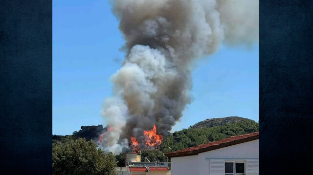 Καλύτερη εικόνα της φωτιάς στα Μαριτσά Ρόδου: Έκαιγε κοντά σε σπίτια, ήχησε το 112