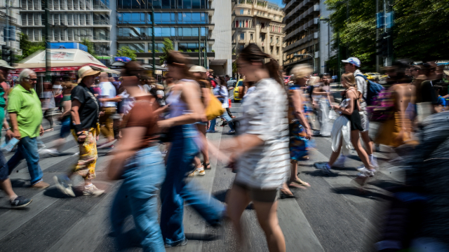 Αθηνα: Κόβουν κλήσεις σε πεζούς