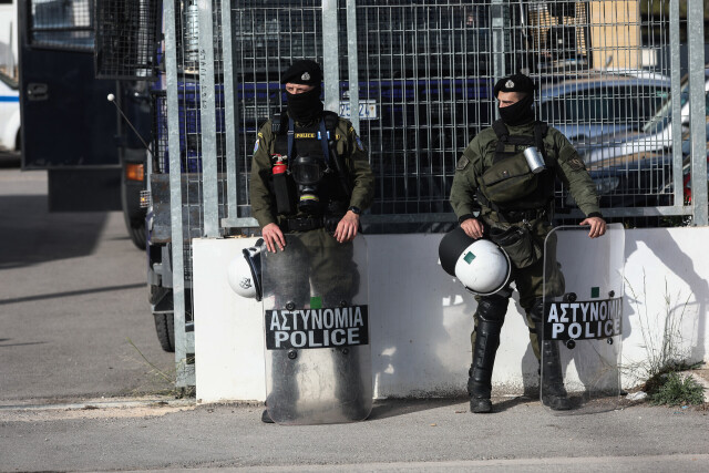 Έφοδοι της ΕΛΑΣ σε καταυλισμούς Ρομά σε Φυλή και Άνω Λιόσια