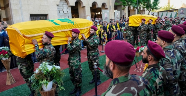 Το Ισραήλ αποδεκατίζει τη Χεζμπολάχ χτυπώντας εκατοντάδες στόχους στον Λίβανο – Στο κάδρο του πολέμου και οι Χούθι