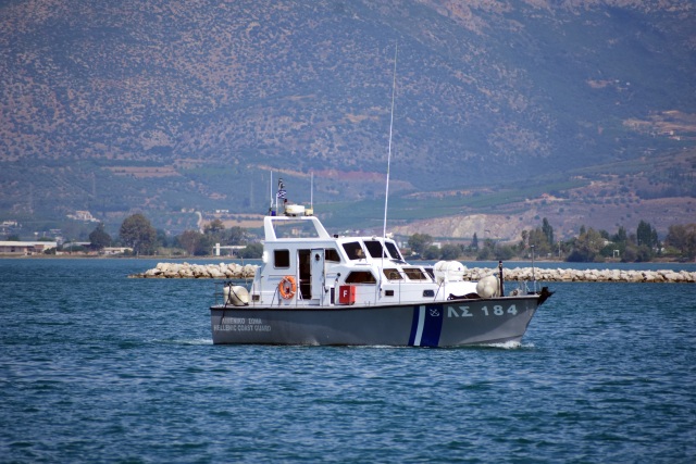 Διασώθηκαν 66 μετανάστες ανοιχτά της Κορώνης – Συνελήφθησαν τέσσερις διακινητές