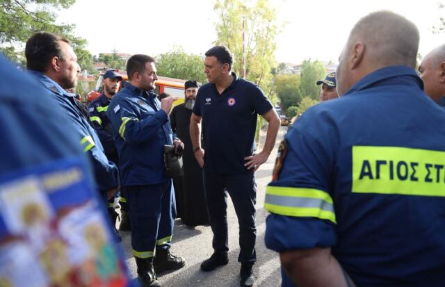 Κικίλιας σε εθελοντές: Είμαι περήφανος για εσάς, ξέρω ότι εδώ και 6 μήνες δίνετε τεράστιες μάχες