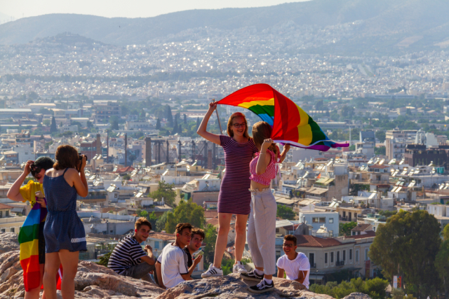 Η Ελλάδα στην κορυφή κατάταξης για τα δικαιώματα της ΛΟΑΤΚΙ κοινότητας, σύμφωνα με τη ΔιαΝΕΟσις