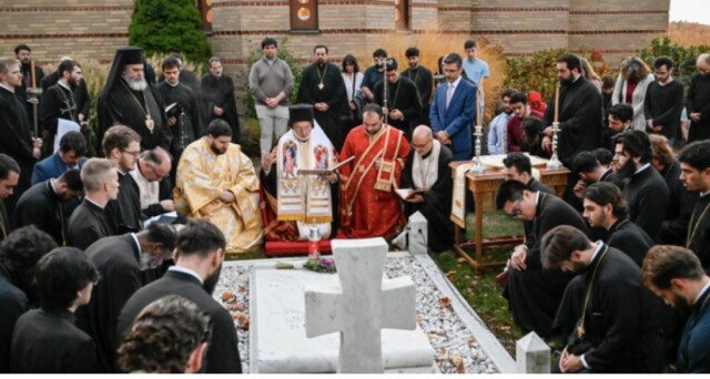 Ο Αρχιεπίσκοπος Ελπιδοφόρος τέλεσε μνημόσυνο για τον μακαριστό Αρχιεπίσκοπο Αμερικής Ιάκωβο