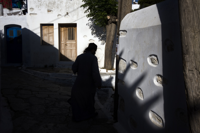 Θεσσαλονίκη: Συνελήφθη ιερέας για τον ξυλοδαρμό της 17χρονης κόρης του μπροστά στην ανήλικη αδελφή της