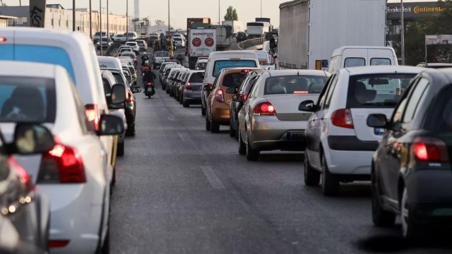 Σε «ασφυξία» το κυκλοφοριακό στην Αθήνα - Για 10 χιλιόμετρα θέλουμε περί τα 30 λεπτά