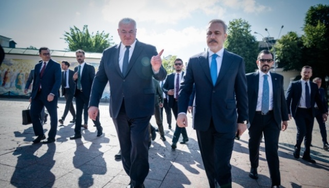 Πόλεμος στην Ουκρανία: Ο Φιντάν καλεί Τραμπ, Πούτιν και Ζελένσκι σε κοινή συνάντηση στην Κωνσταντινούπολη