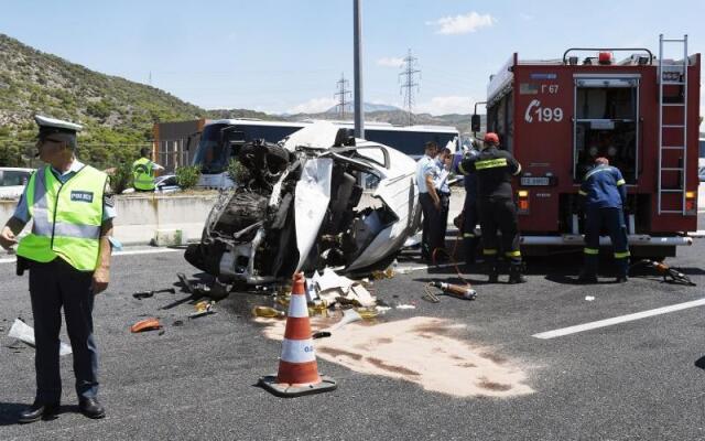 Τροχαίο στη Θεσσαλονίκη - Χωρίς τις αισθήσεις του ανασύρθηκε άνδρας