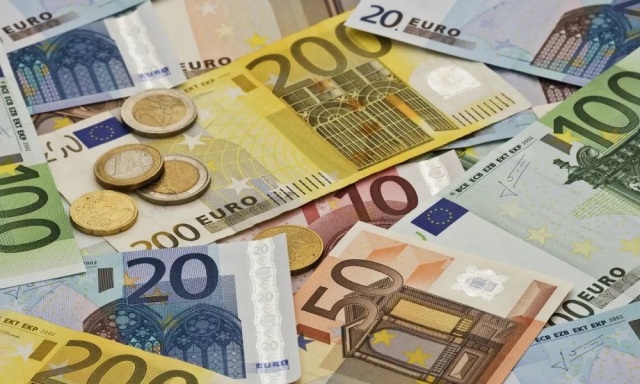 ΣΧΕΔΟΝ 9 ΔΙΣ. ΕΥΡΩ ΒΡΙΣΚΟΝΤΑΙ «ΧΑΜΕΝΑ» ΣΕ ΑΔΡΑΝΕΙΣ ΛΟΓΑΡΙΑΣΜΟΥΣ ΣΤΗ ΓΕΡΜΑΝΙΑ, ΠΟΙΟΙ ΤΑ ΔΙΚΑΙΟΥΝΤΑΙ