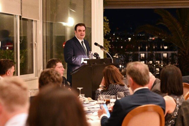 ΠΙΕΡΡΑΚΑΚΗΣ: ΤΑ ΠΕΝΤΕ ΔΙΔΑΓΜΑΤΑ ΠΟΥ ΠΡΕΠΕΙ ΝΑ ΠΑΡΕΙ Η ΕΥΡΩΠΗ ΑΠΟ ΤΗΝ ΕΛΛΑΔΑ