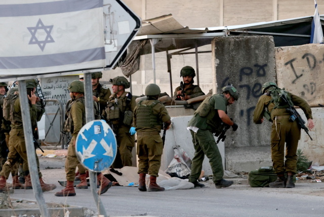 Τουλάχιστον 14 Παλαιστίνιοι σκοτώθηκαν σήμερα σε ισραηλινά πλήγματα - Εκτοπίζονται δεκάδες χιλιάδες προς τον νότο